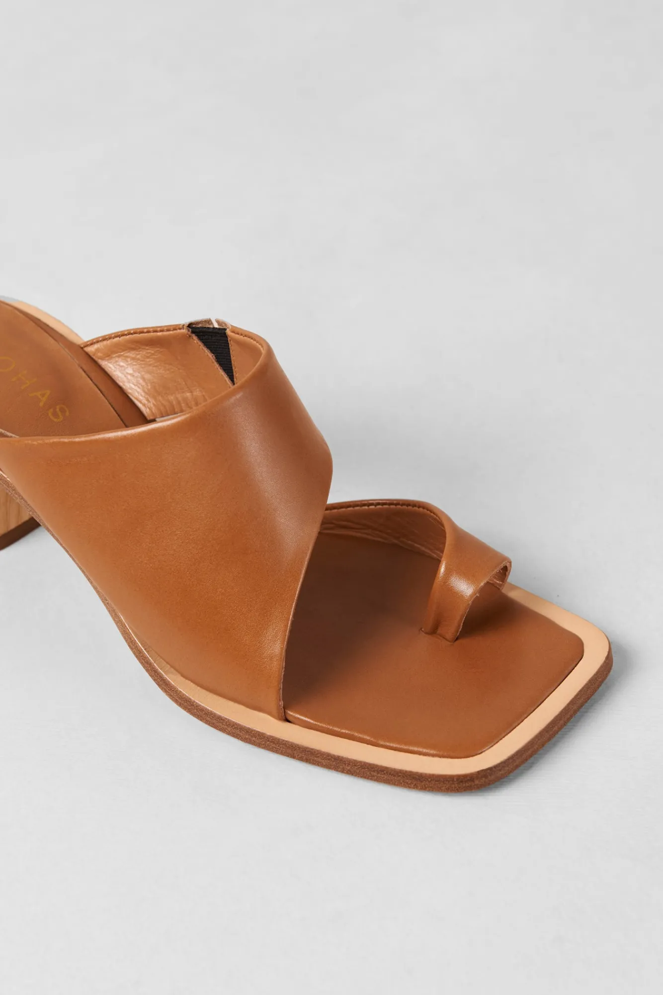 Amour Vert Alohas Josie Leather Sandal- Shoes
