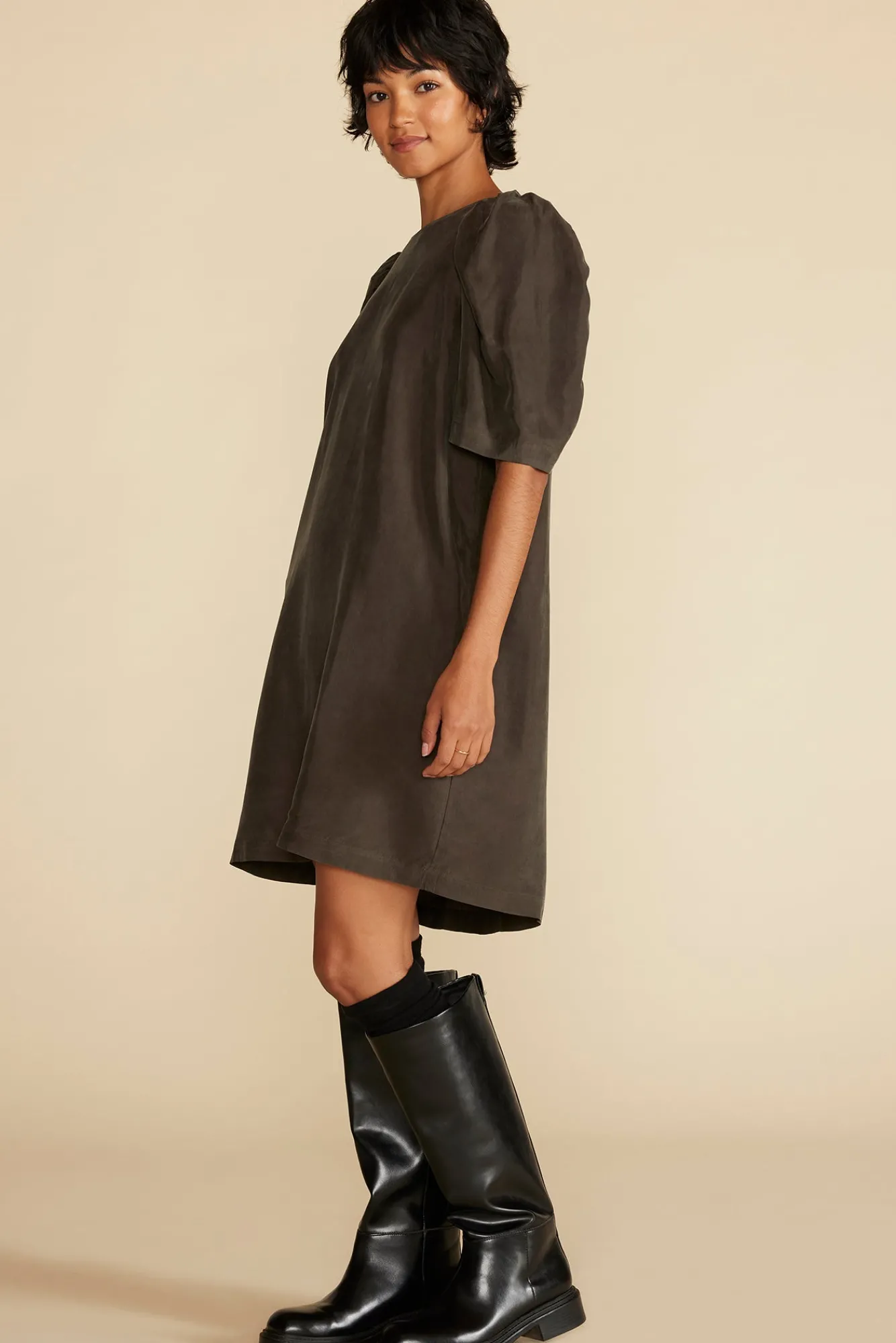 Amour Vert Sylvia Puff Sleeve Dress- Dresses