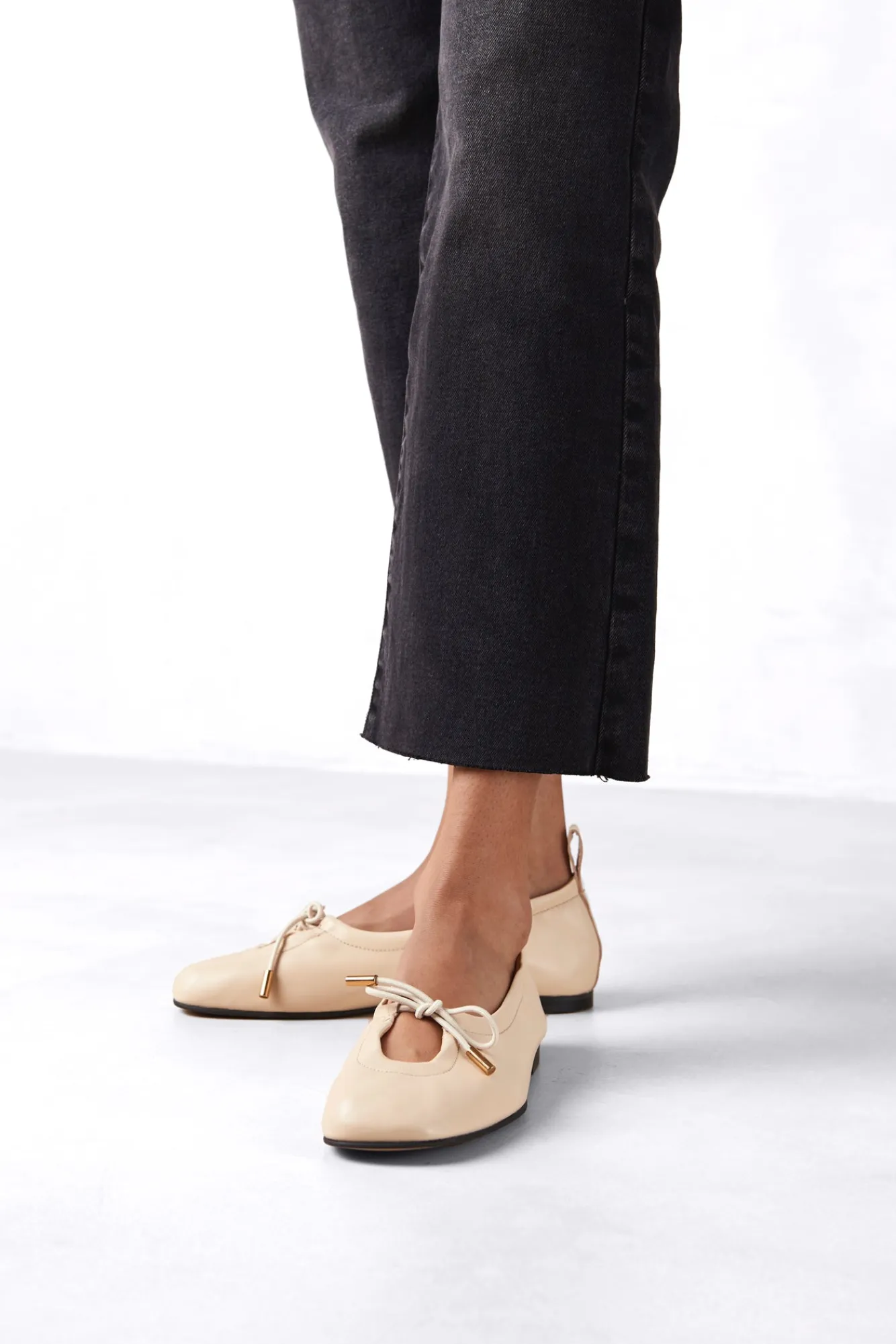 Amour Vert Alohas Rosalind Leather Ballet Flat- Shoes