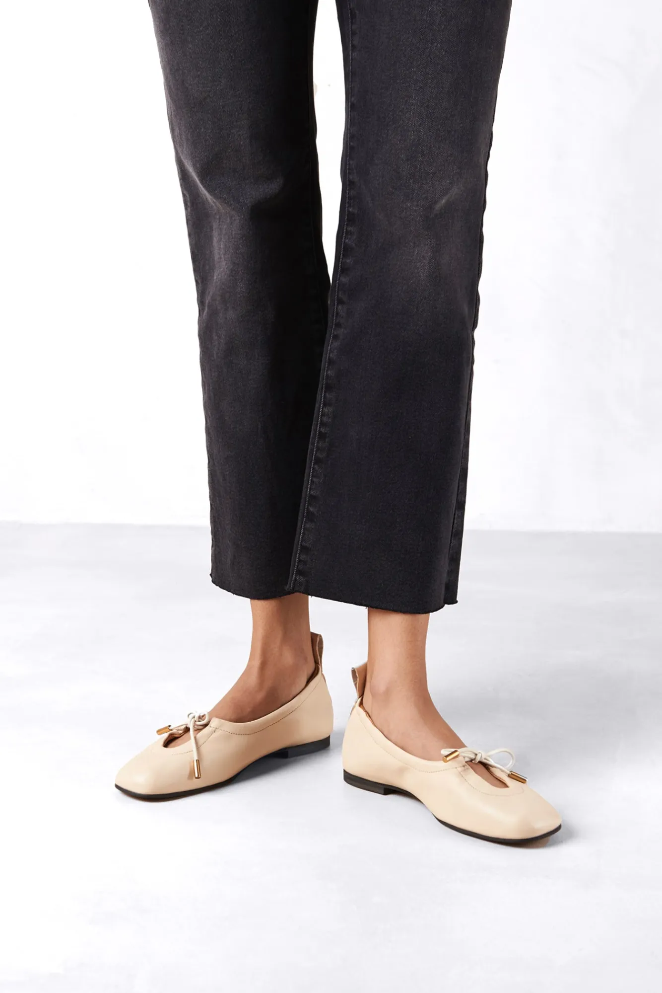 Amour Vert Alohas Rosalind Leather Ballet Flat- Shoes