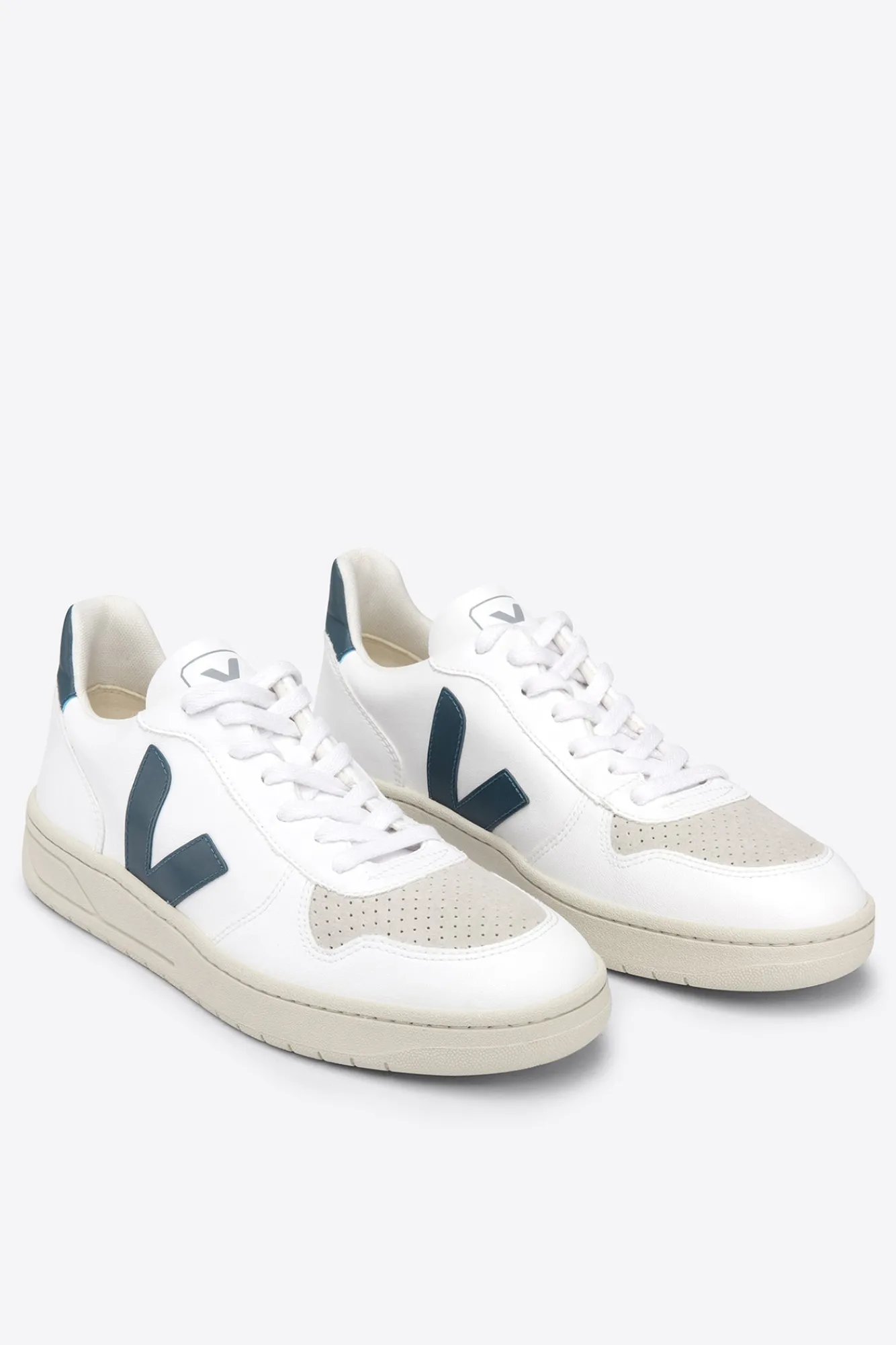 Amour Vert Veja V10 Vegan CWL Sneaker- Shoes