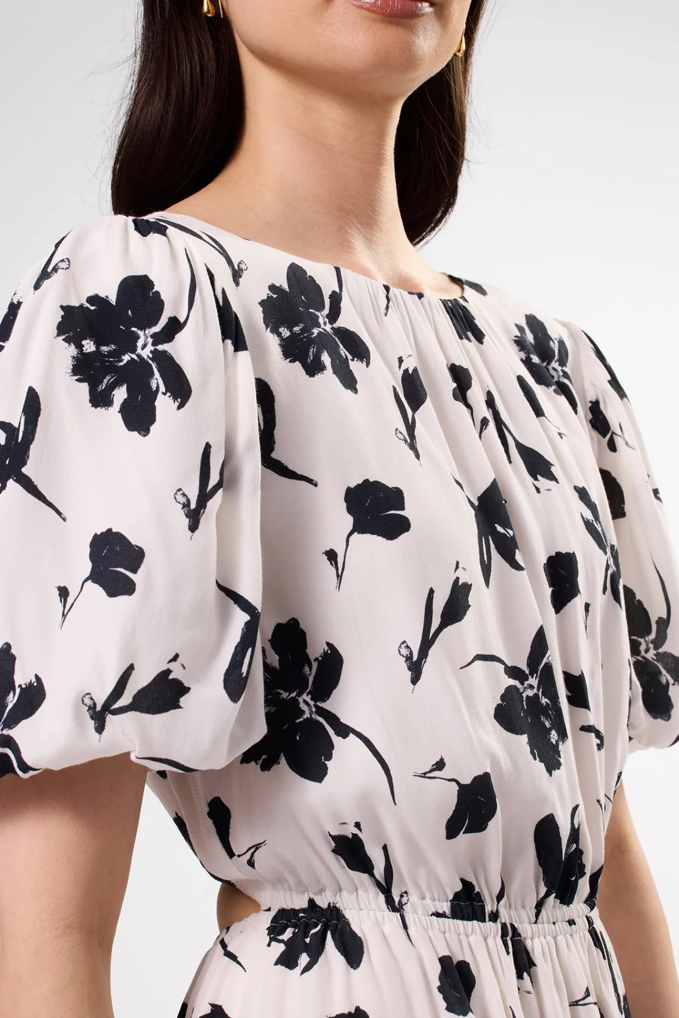 Amour Vert Puff Sleeve Crepe Dress- Dresses|Clearance