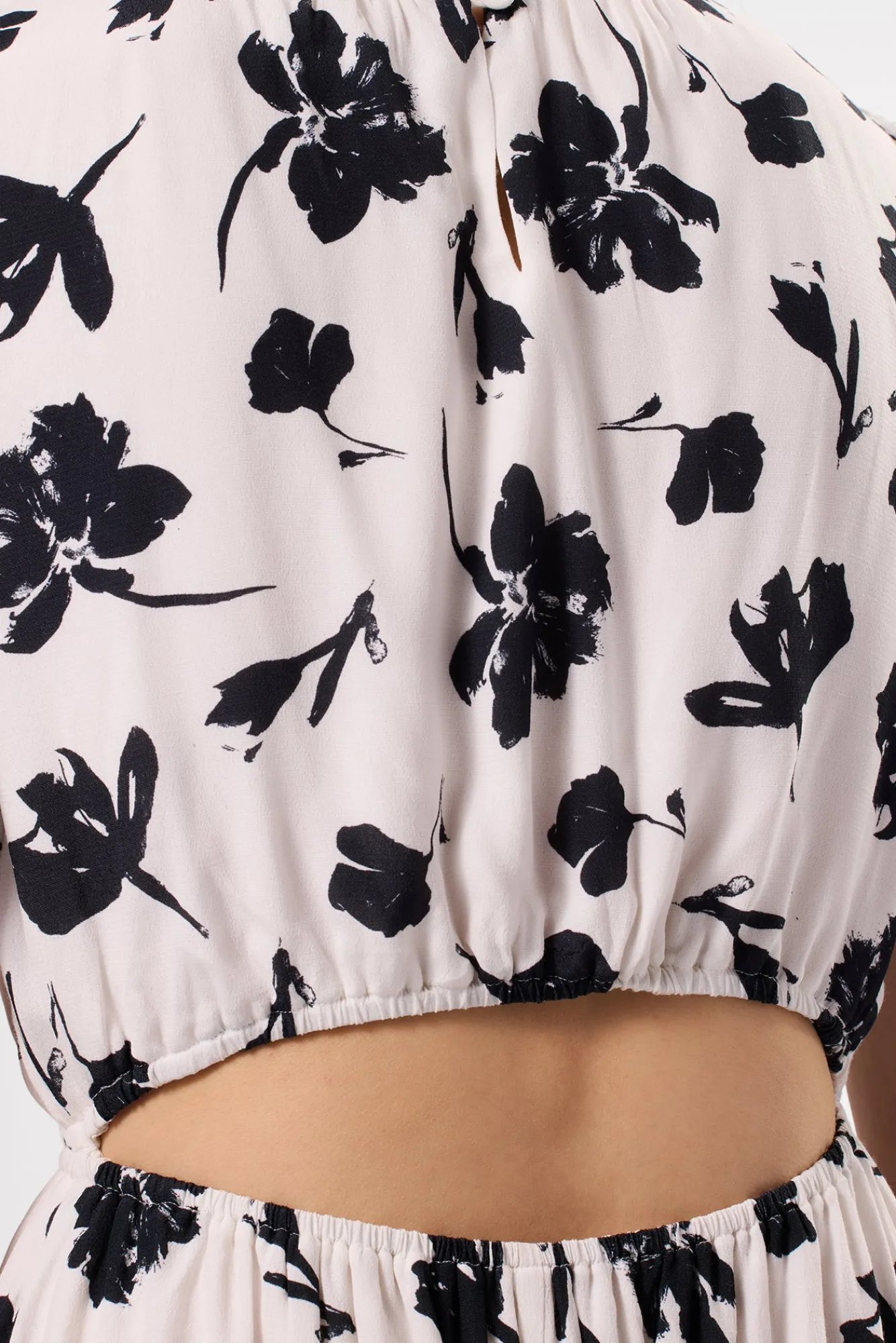 Amour Vert Puff Sleeve Crepe Dress- Dresses|Clearance