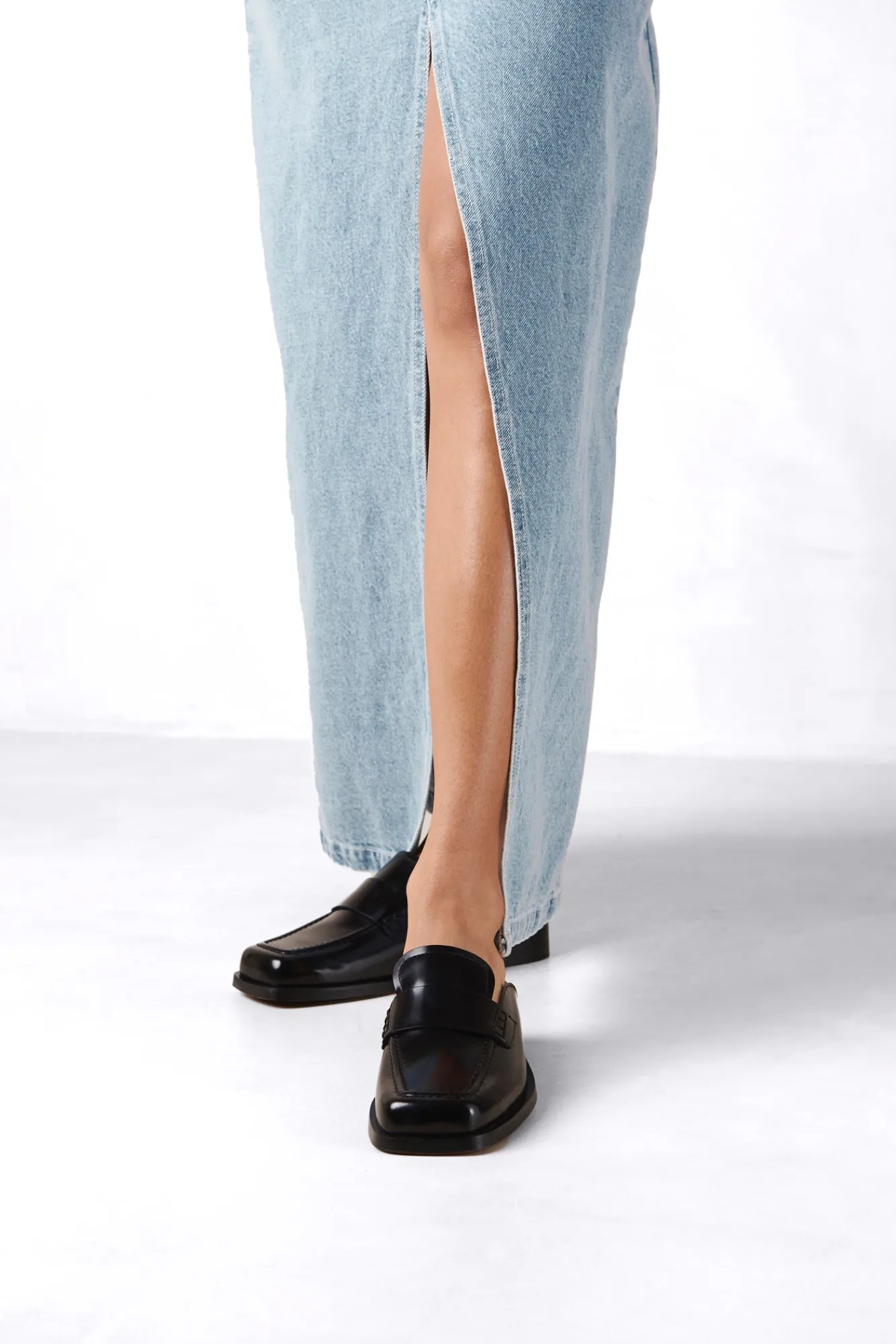 Amour Vert Alohas Alfred Loafer- Shoes