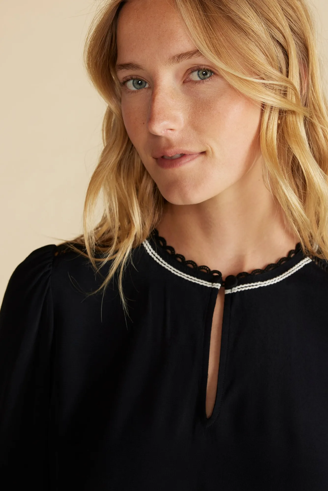 Amour Vert Minna Viscose Crepe Blouse- Blouses & Shirts|Tops