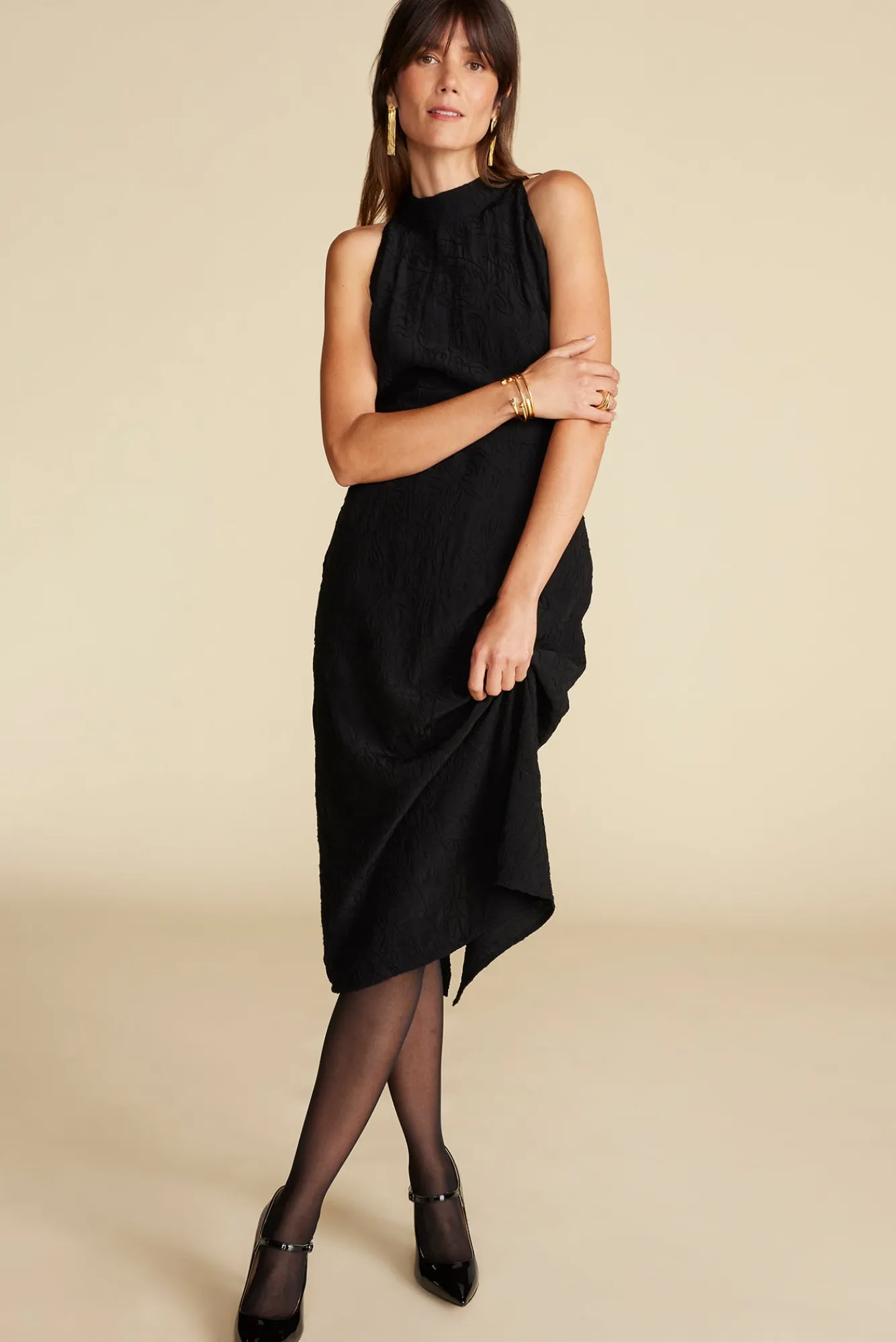 Amour Vert Alexandrine Embroidered Crepe Sleeveless Dress- Dresses