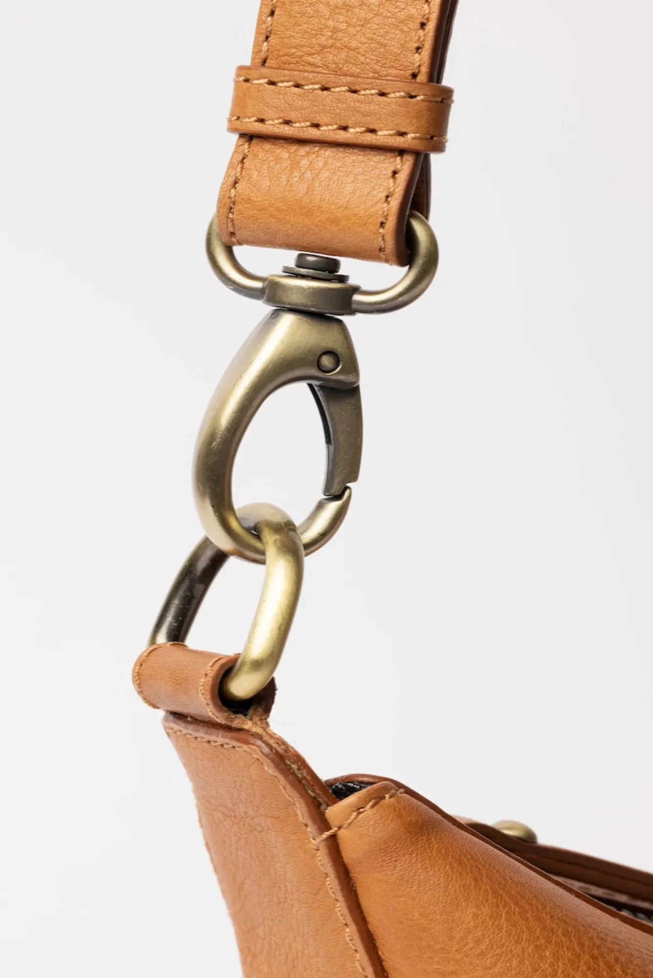 Amour Vert O My Bag Leo Crossbody Bag- Bags & Pouches